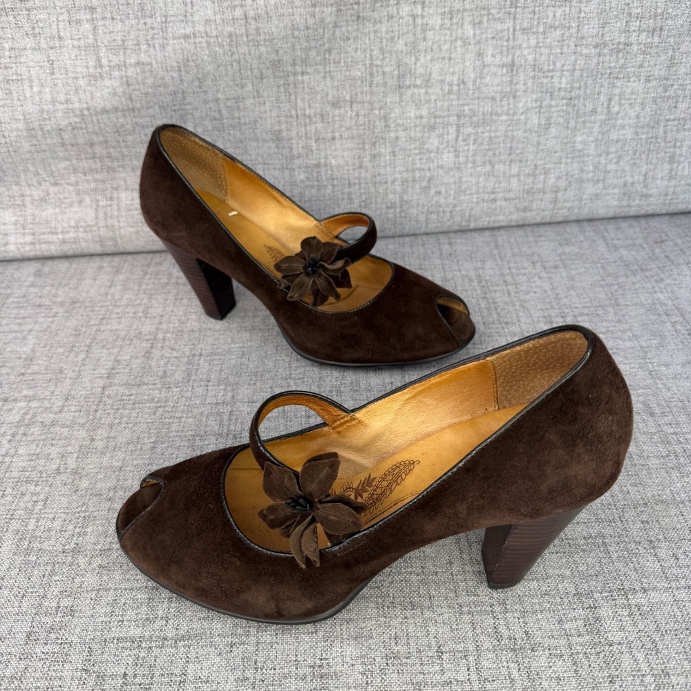 Sofft Brown Suede Peep Toe Mary Jane Flower Pumps Heels 9.5M 1022220